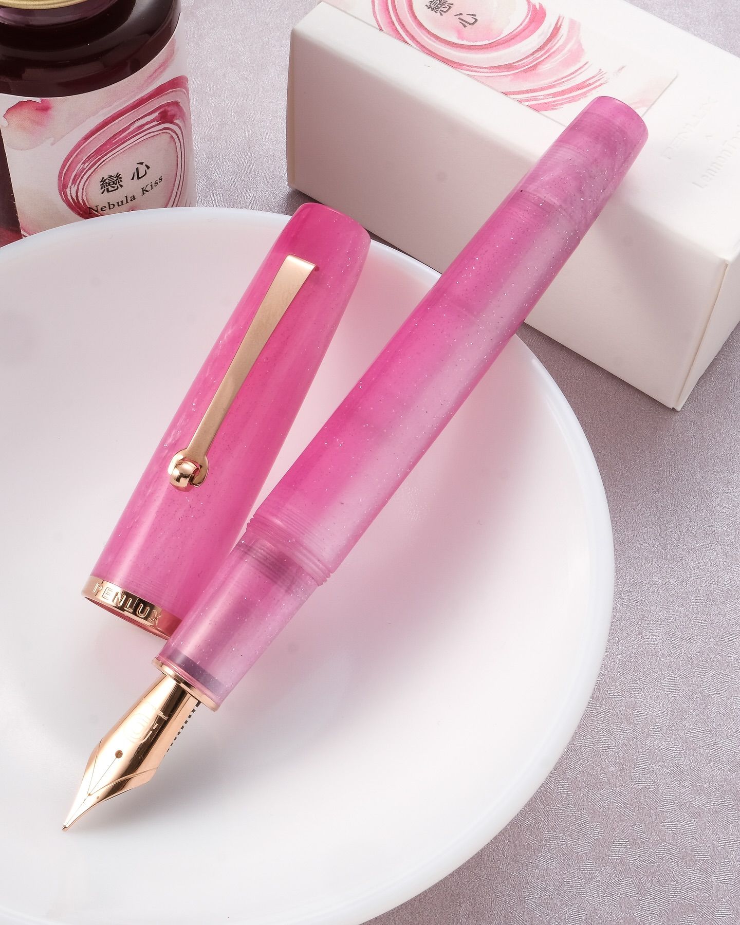 Penlux fountain pen and Lennon Toolbar ink