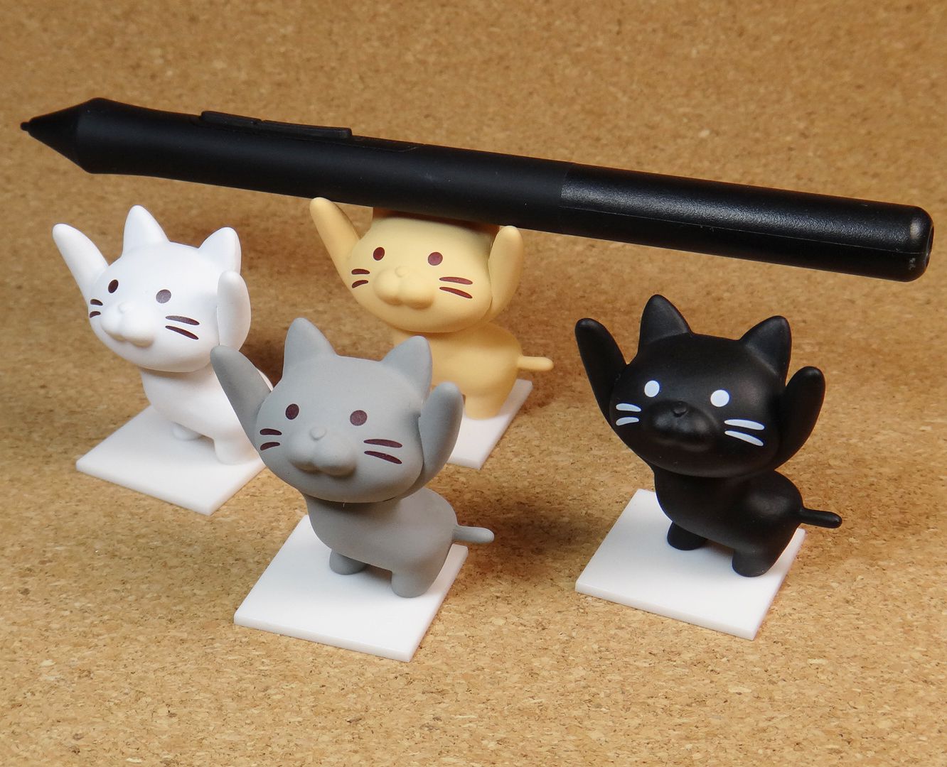 Cute cat pen holders