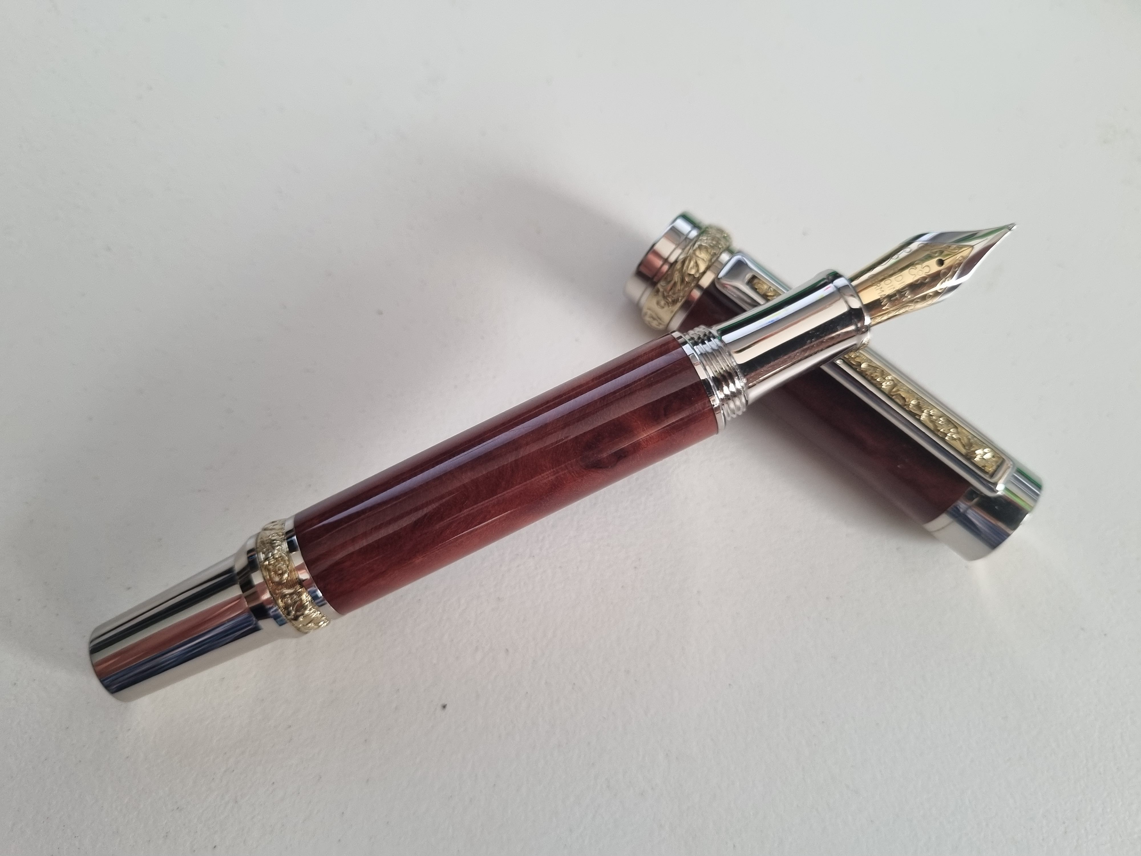 rose wood fountain pen