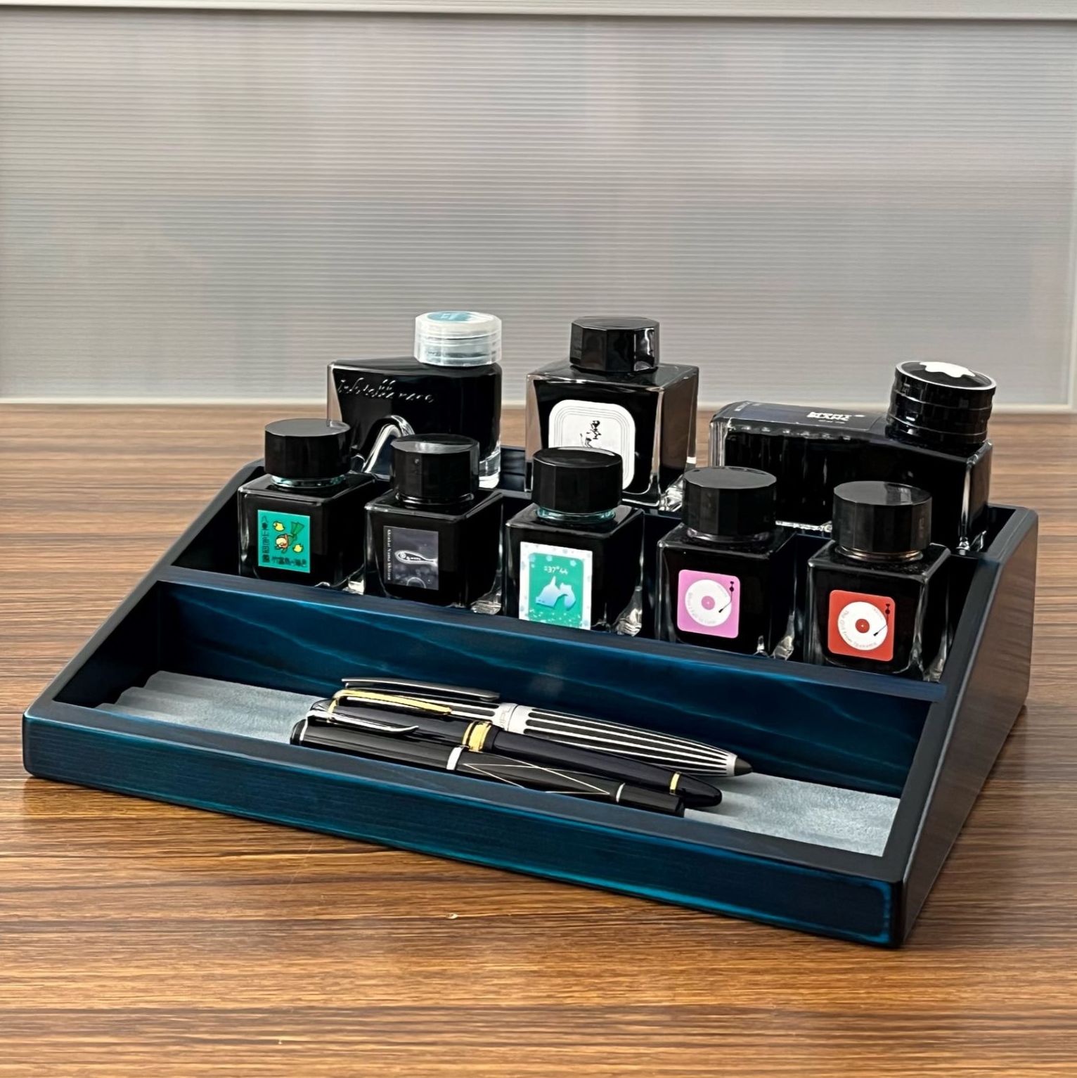 Blue Hinoki ink and pen stand