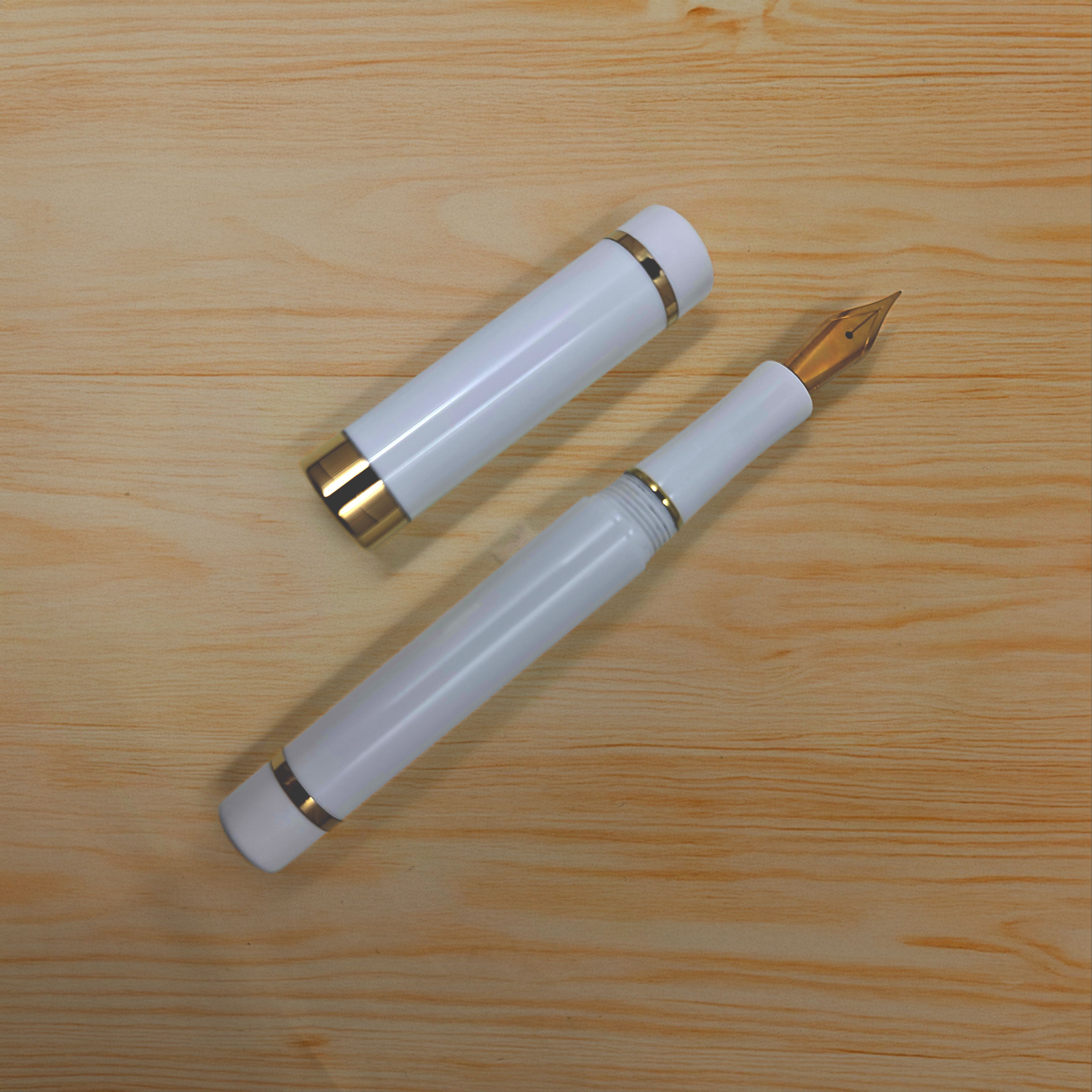 Resin white and gold fountain pen