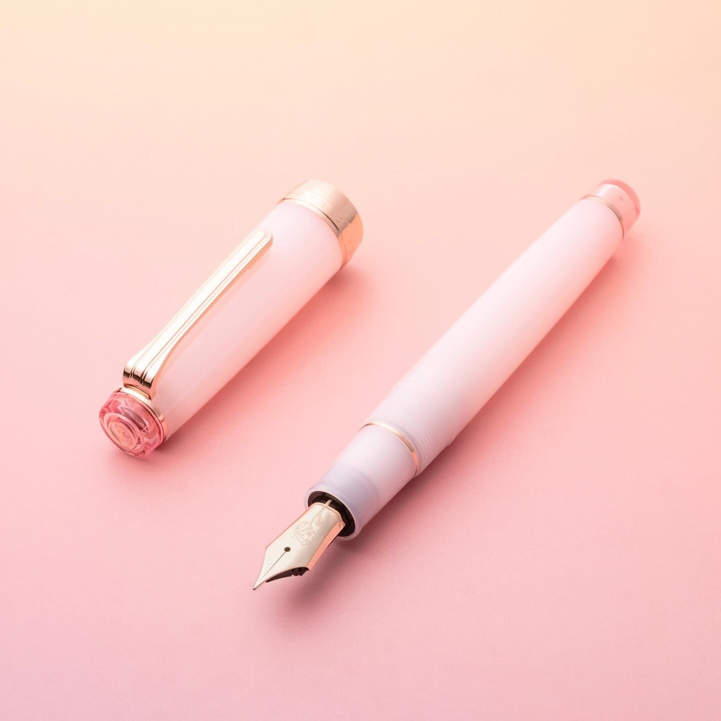 Hachimonjiya store exclusive Sailor Pro Gear Kubo Sakura fountain pen