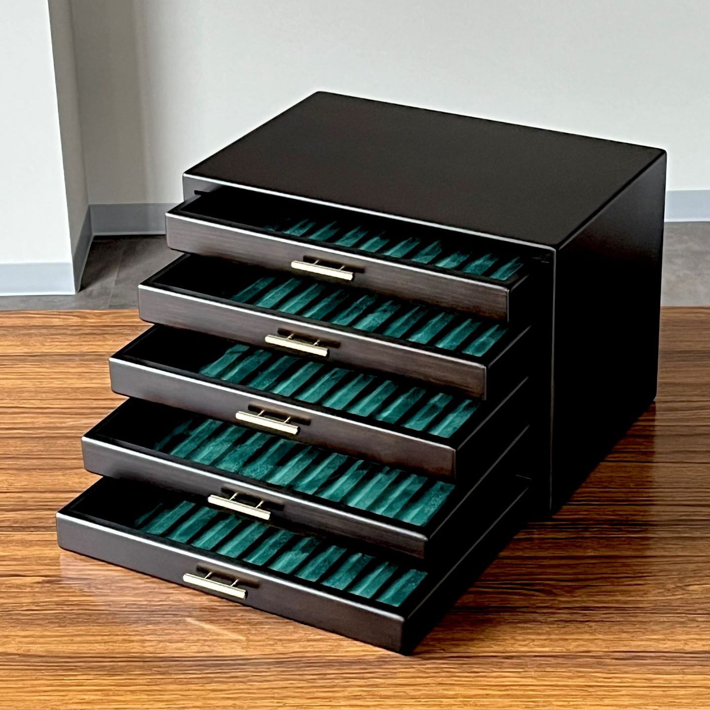 Dark Brown Hinoki wood 60x pen case