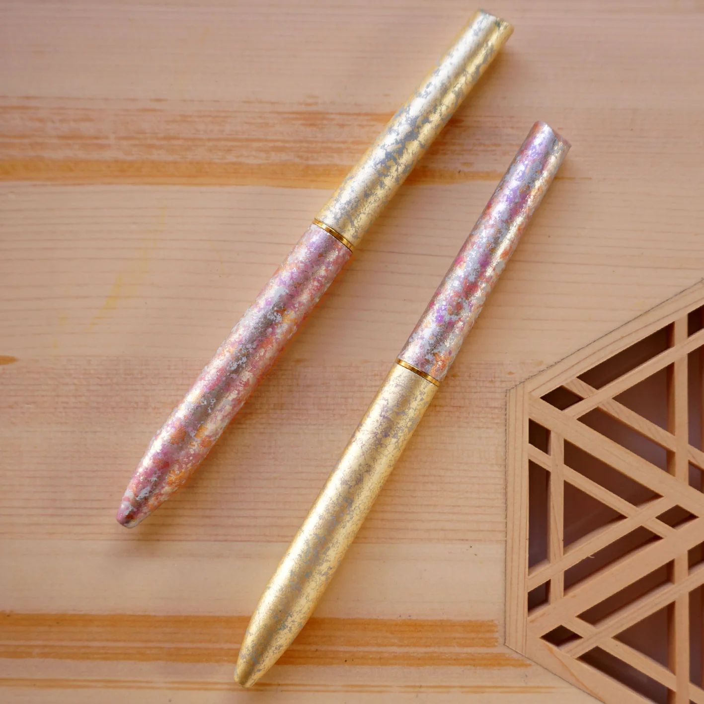 HATAGUMO ball pens