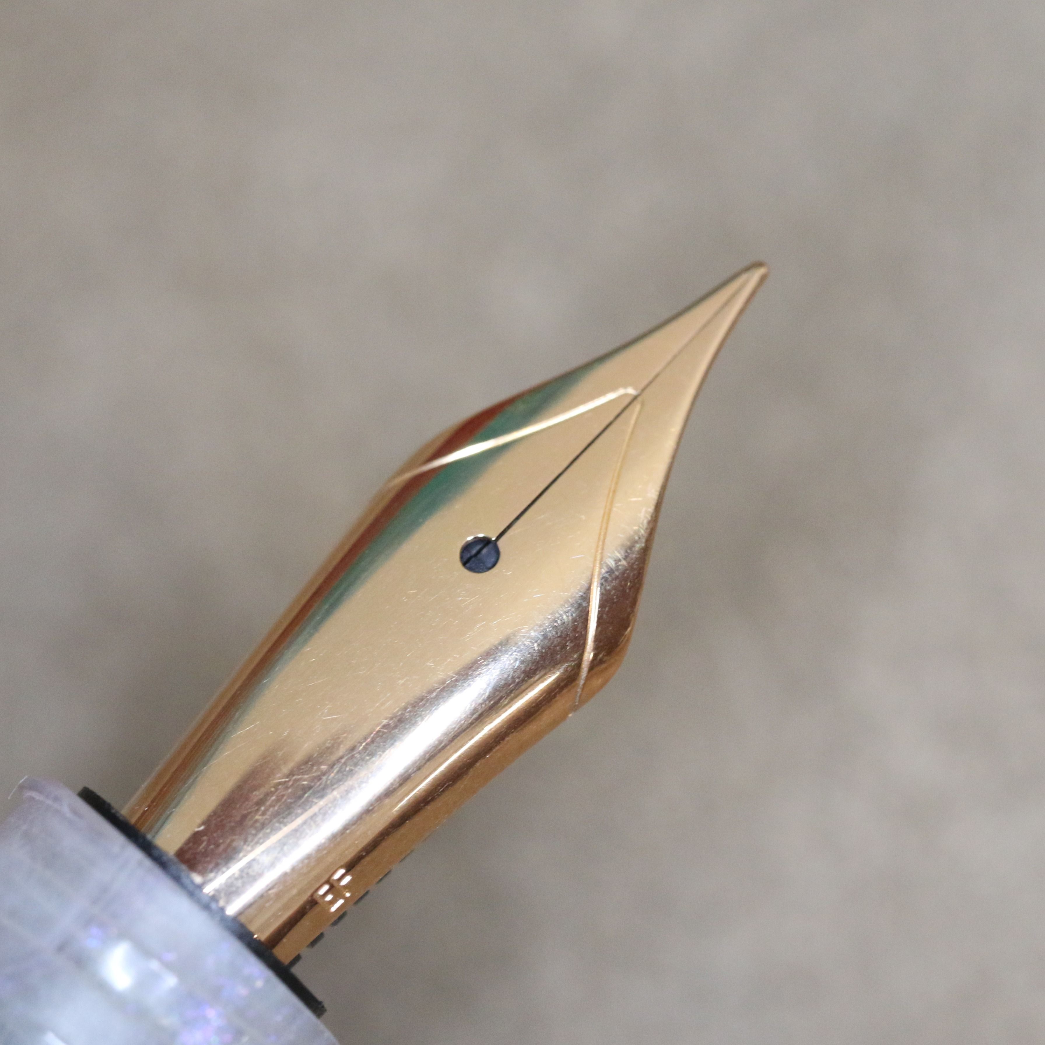 Fountain pen with a square rose nib