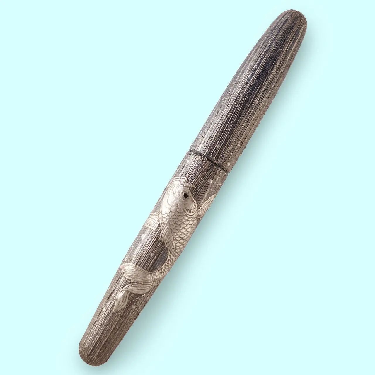 Maki-e fountain pen Koi Climbing Waterfalls