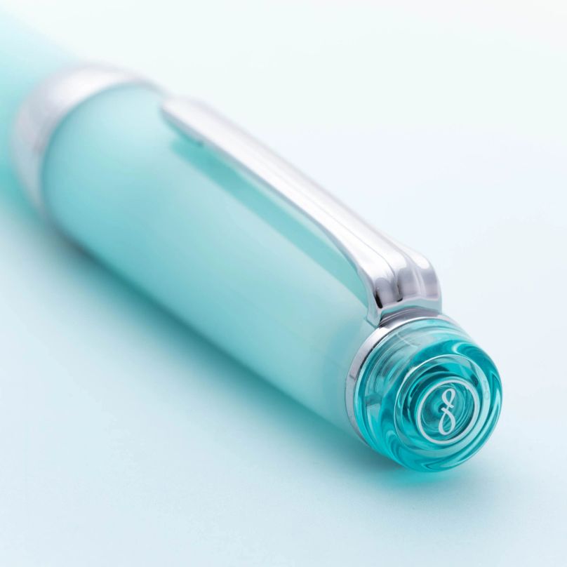 Hachimonjiya store exclusive Sailor Pro Gear Jellyfish Aquarium Fountain Pen Mio fountain pen