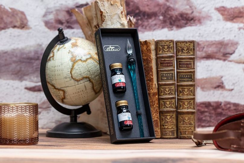 Herbin Glass Pen and ink Set with books and globe