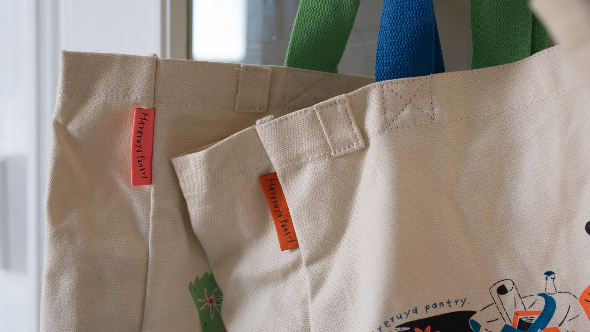 Hareruya tote bag close up